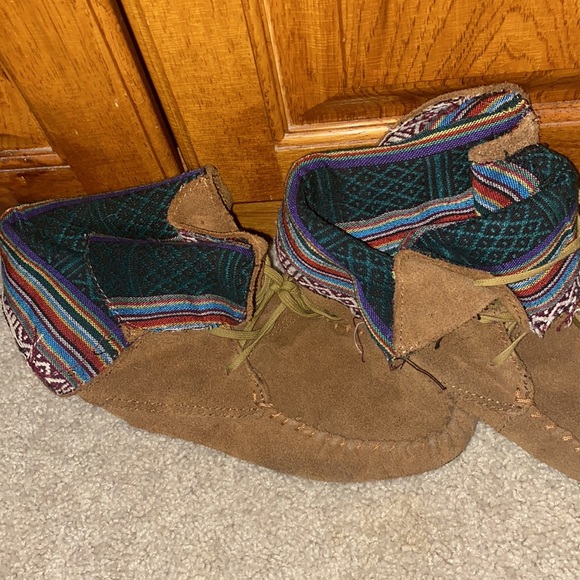 Steve Madden moccasin boots size 6 - Picture 2 of 3